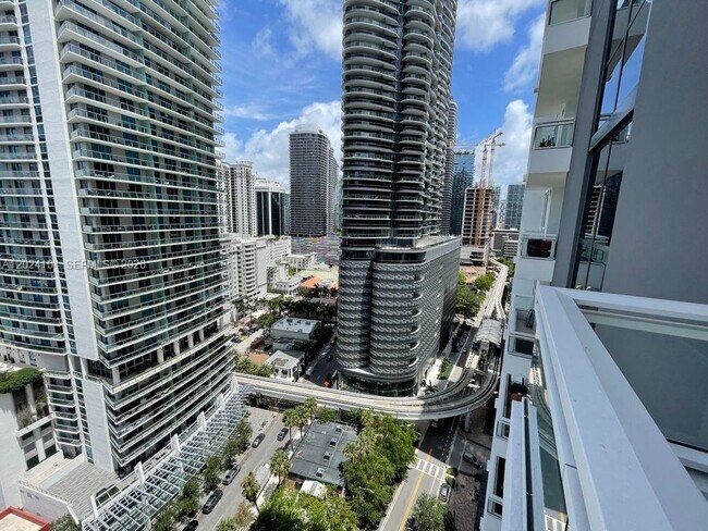 Building Photo - 1080 Brickell Ave Unit 2005