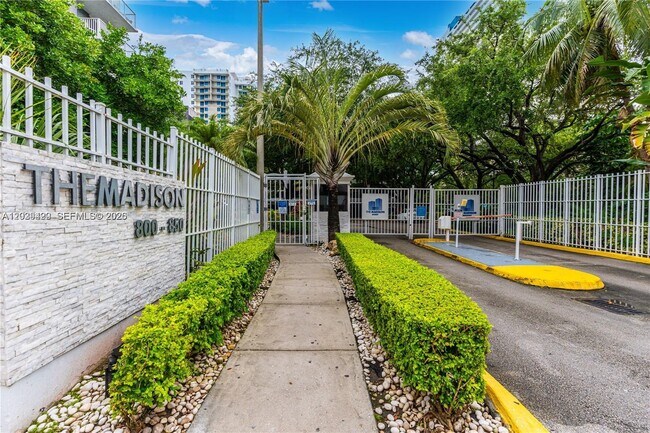 Photo - 800 N Miami Ave Unit E-1008