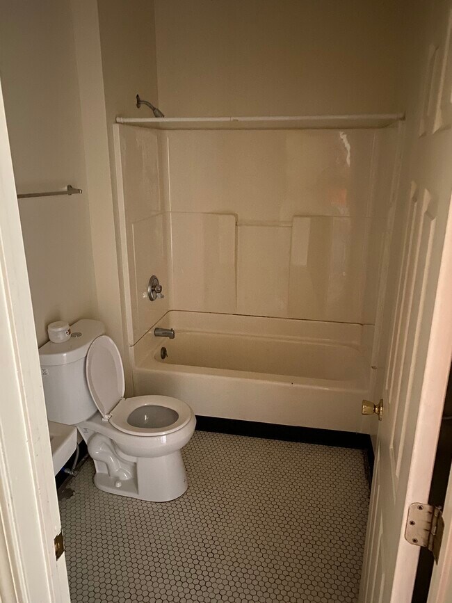 Photo - 213 Cherry St