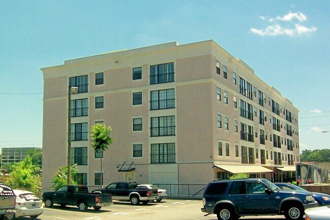 Building Photo - 2009 Greene St