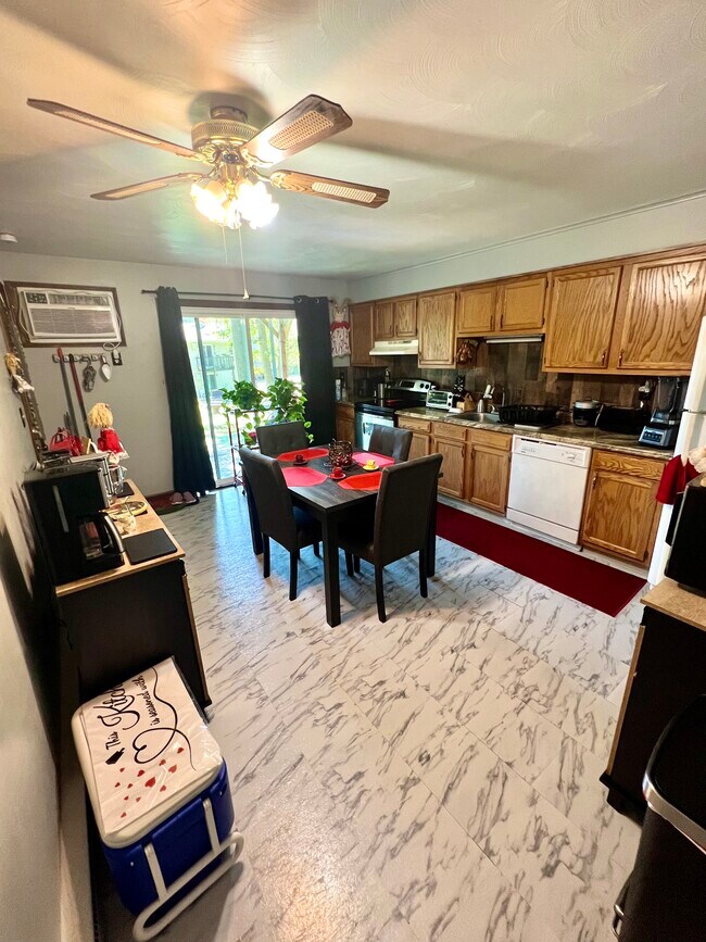 129 Wedgewood dr Apartments For Rent in Waterbury, CT