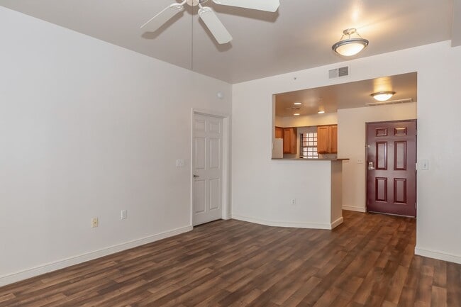 Photo - La Cascada II Apartments