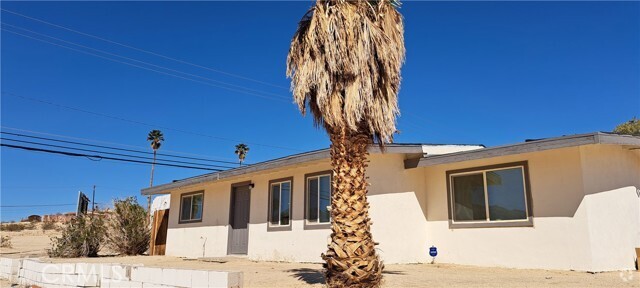 Building Photo - 5834 Ocotillo Ave Rental