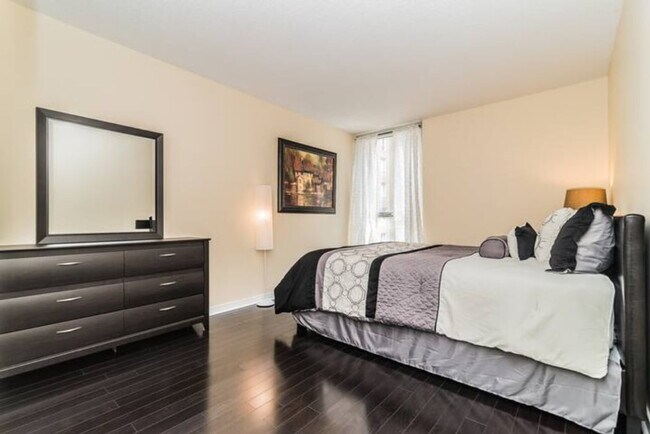 Photo - 1255 Rue De Bullion Unité SI ID1261832P