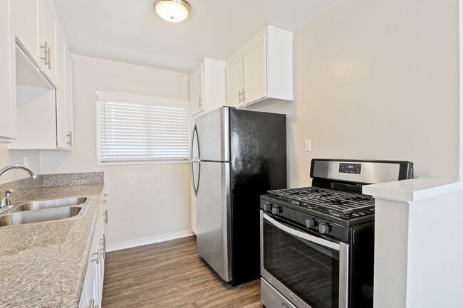 Photo - 4050 Stevely Avenue