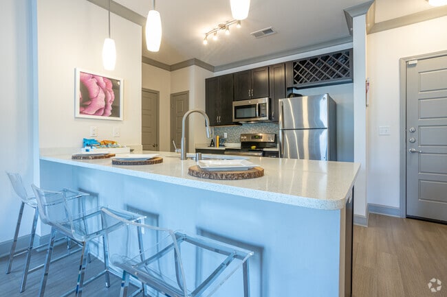 2BR, 2BA - 1,176 SF - Lexington - Kitchen