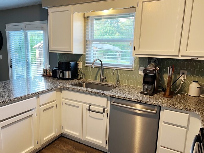 Photo - 6848 Fallen Timbers Dr