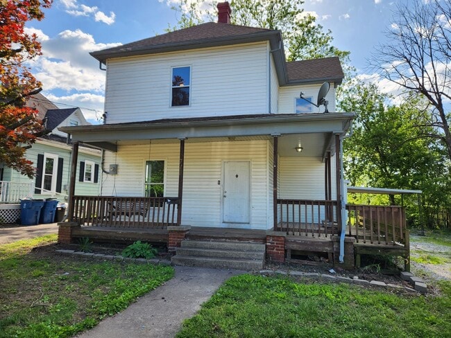 Spacious 3-Bedroom, 2-Bathroom Home AVAILA... - Spacious 3-Bedroom, 2-Bathroom Home AVAILA...