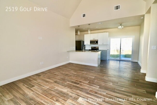 Photo - 2519 Golf Dr