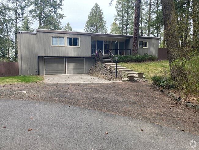 Building Photo - Unique View Property 3 bed, 3 bath located... Rental