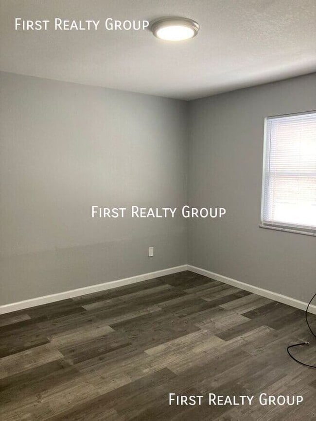 Photo - 305 N Broadway-#2 Unit #2