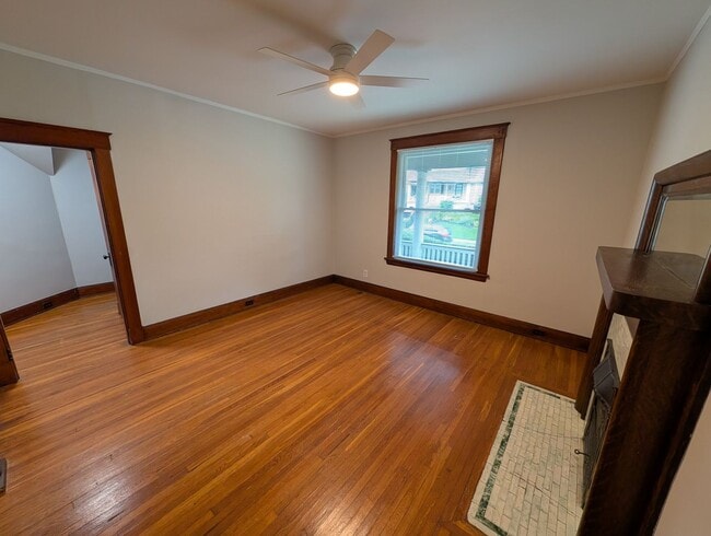Photo - 3111 Linwood Ave Unit 1