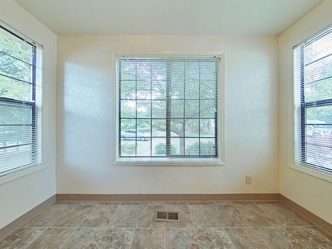Photo - 3 Bedroom House ~ North Corvallis ~ Pet Fr...