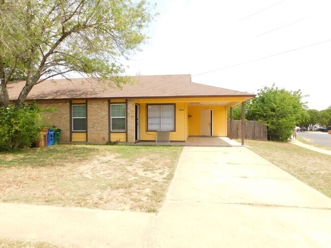 Building Photo - Lockwood Properties4 (900 Sahara Ave) Unit A Rental