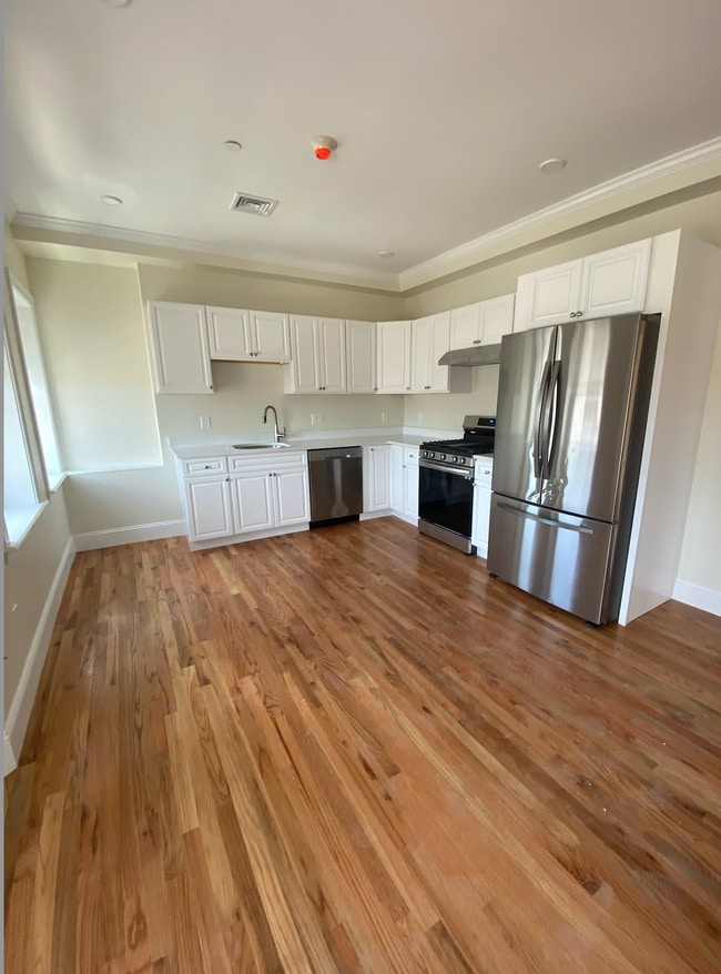 Photo - 211 Harvard Ave Unit 5