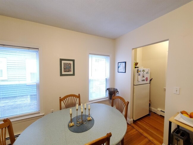Photo - 52 Simpson Ave Unit 3