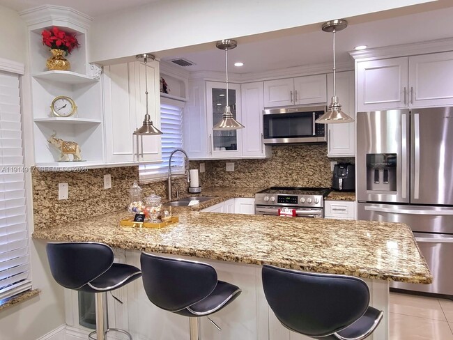 Photo - 6395 SW 136th Ct