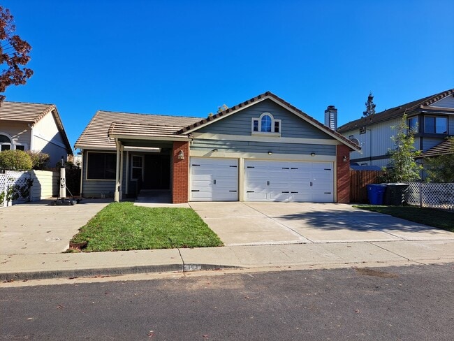 Building Photo - 143 Buttercup Cir