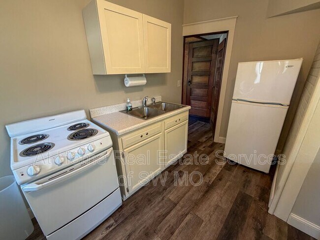 839 S Broadway Ave Unit B