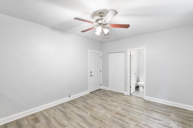 Photo - 5860 N Kenmore Ave Unidad 407