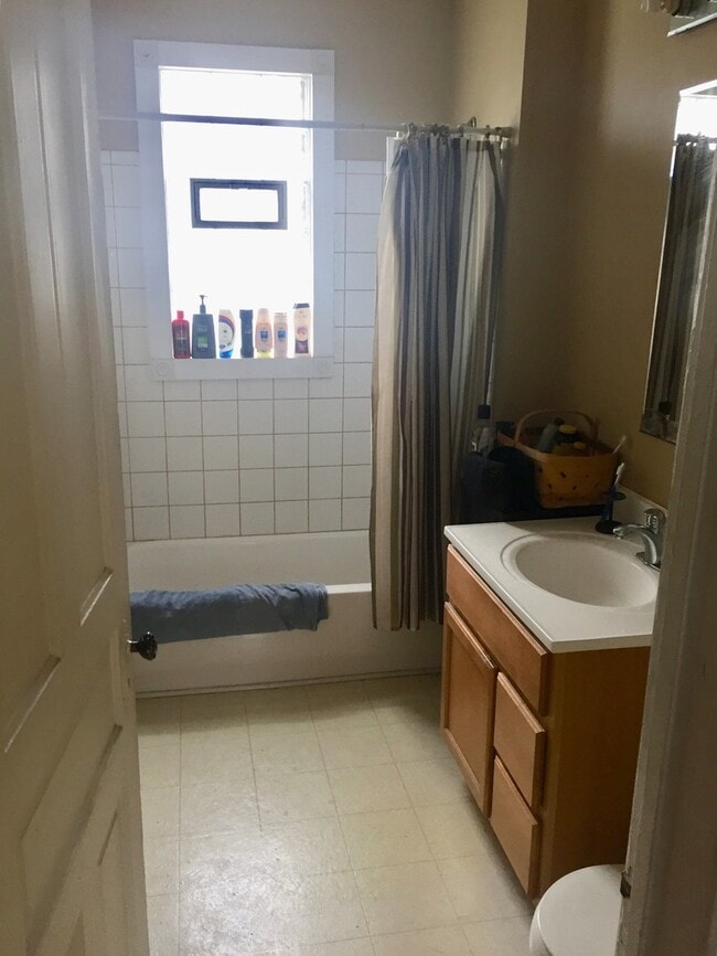 Photo - 2432 S Burrell St Unit Upper