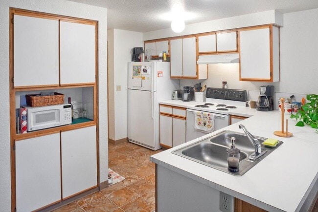 Photo - 020-Creekside Apartments