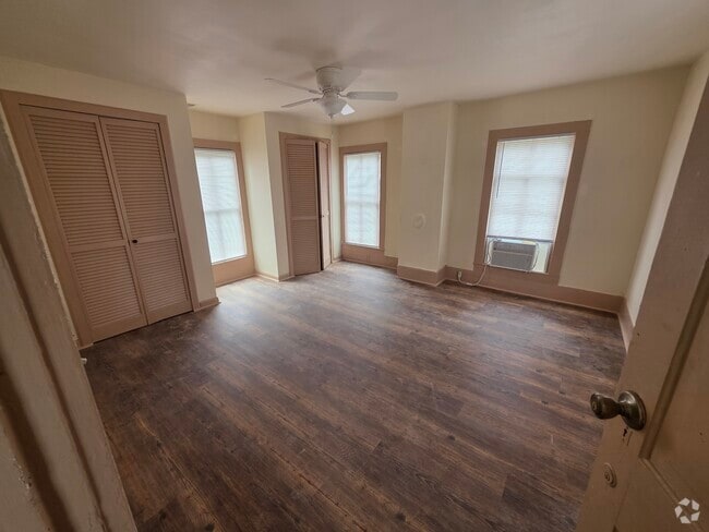 Building Photo - 113 W Cypress St Unit B Rental