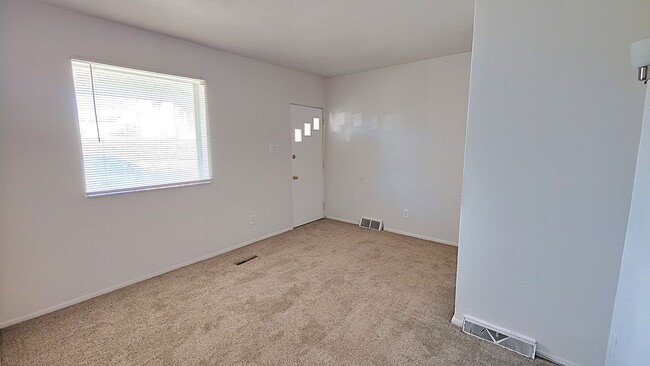 Photo - *Recently Updated 2BD/1.5BA Single Family Home Available for Rent in Mt Washington*