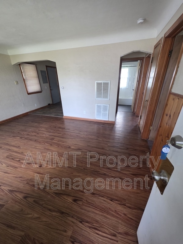 Photo - 349 22nd Ave SW