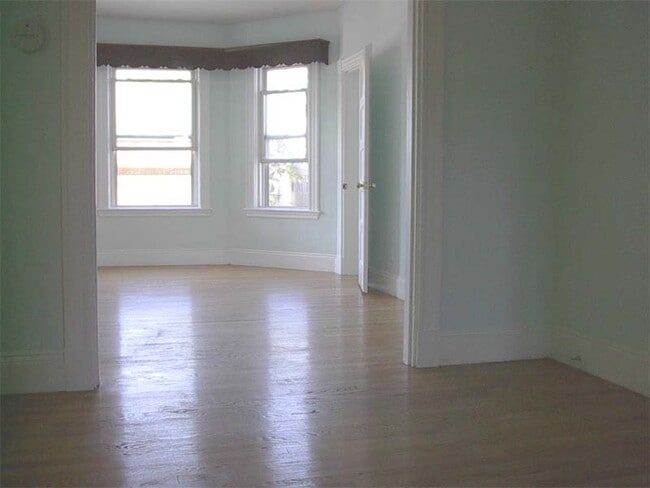 Photo - 262 Maverick St Unidad 2
