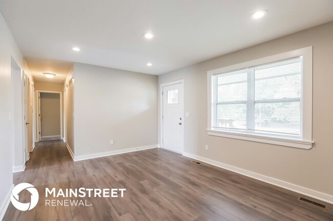 Photo - 1435 Park Cir