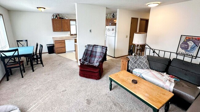 Photo - Off Campus Housing Option - Spacious 3 Bed... Unit 795