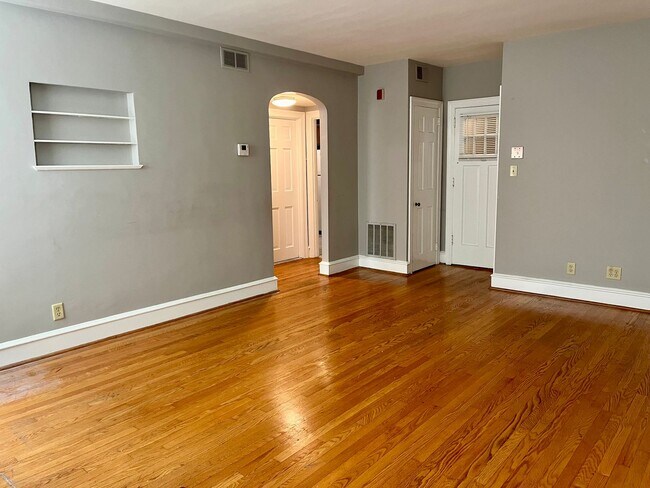 711 N Broom St Unit 4