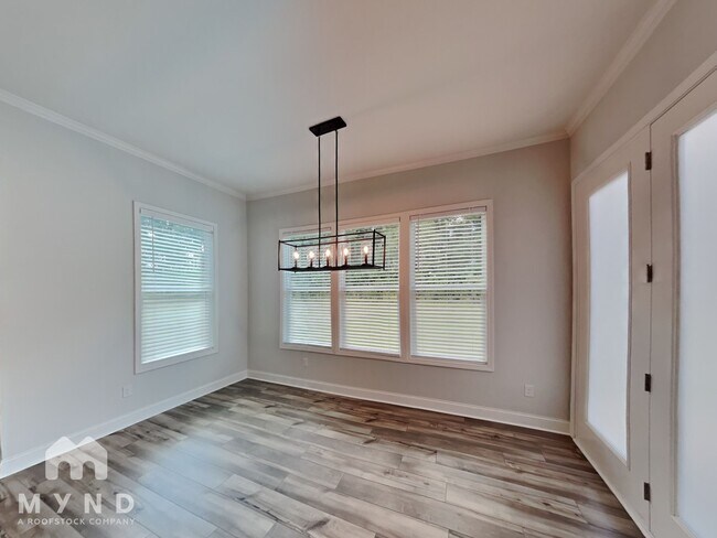 Photo - 2555 Whistler Wy NE