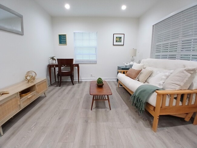 Photo - 1137 NE 9th Ave