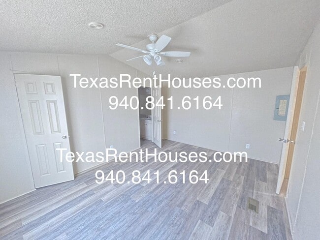 Photo - Bring the Pets - Fenced in Yard Included!!!! Discounted Rent Available too!!