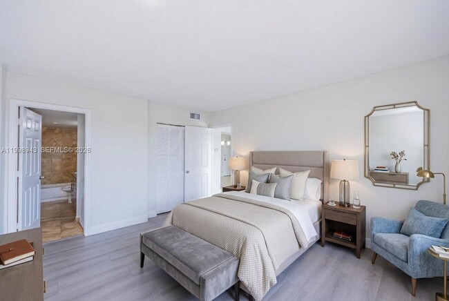 Photo - 4164 Inverrary Dr Unit 812