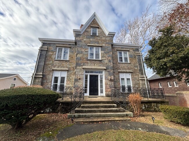 Building Photo - 77 Coggeshall Ave