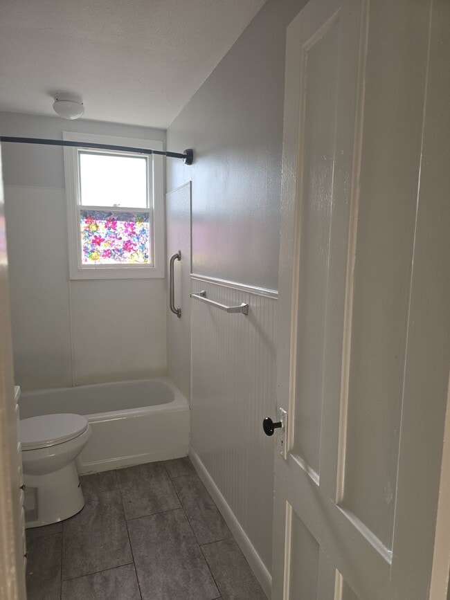 Photo - 96 Ashland St Unit 1