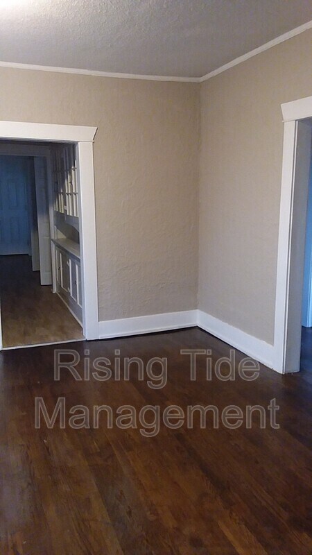 Photo - 200 9th Ct W