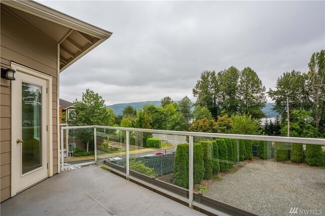 Photo - 3500 E Lake Sammamish Pky SE