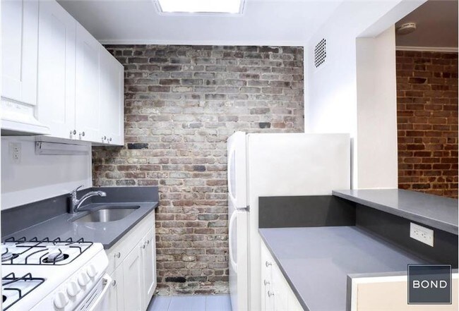 Photo - 219 E 81st St Unidad #F2