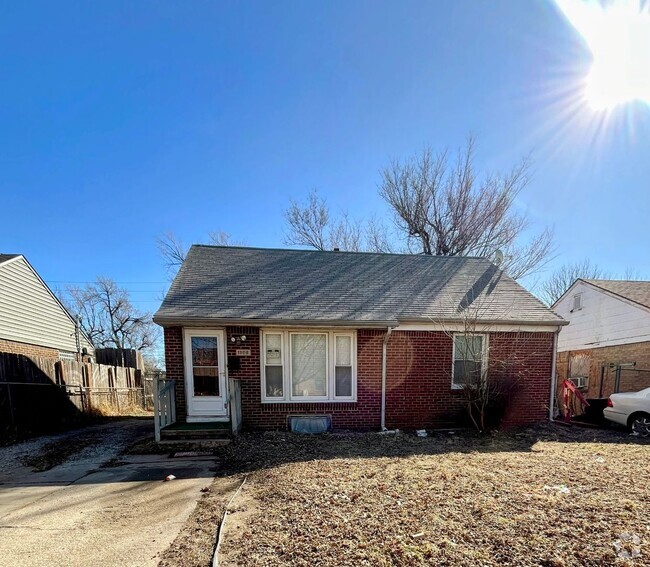 Building Photo - Charming 4-bedroom 1-bath home