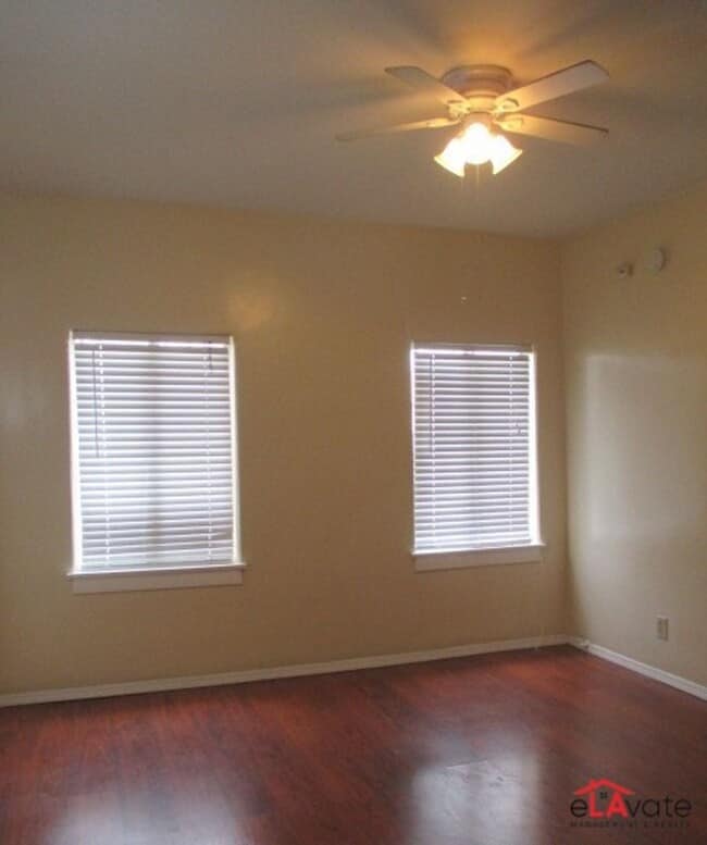 Photo - 10520 Balboa Blvd.