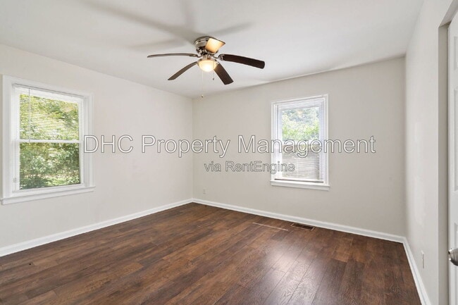 Photo - 1421 Cobb Branch Dr