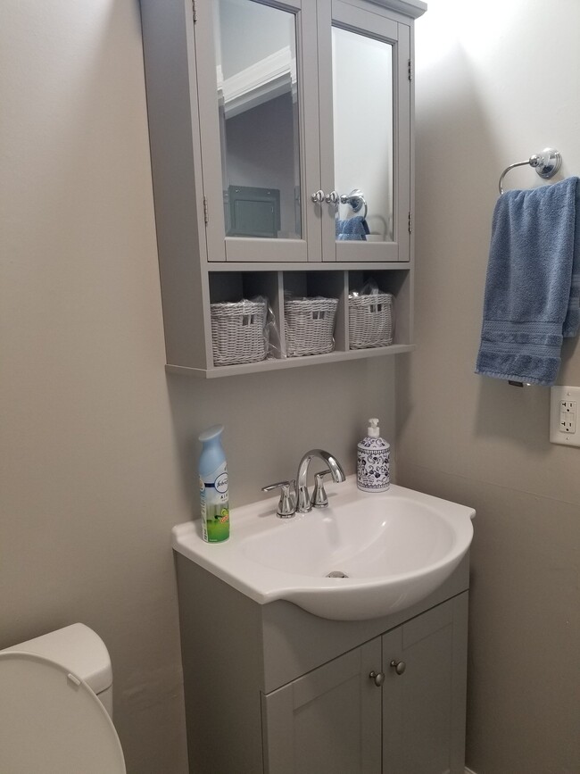 1121 Black Rd Unit B