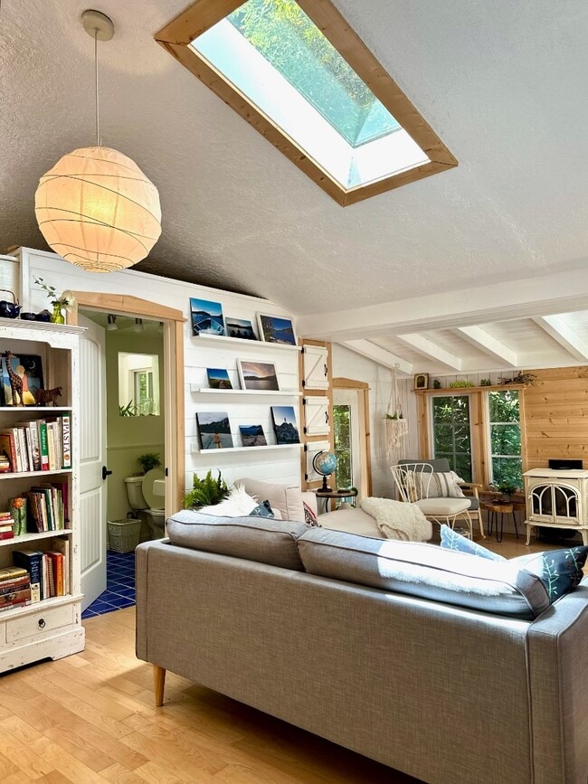 Photo - 654 Redwood Rd