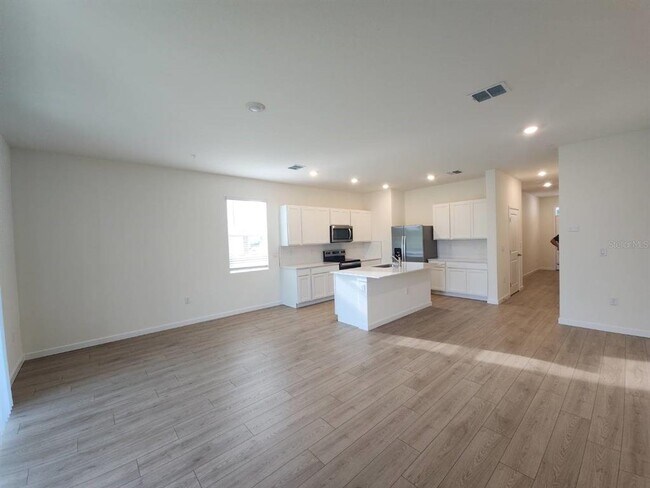 Photo - 3371 Chroma St
