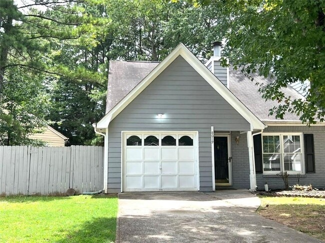 Building Photo - 8019 Woodlake Dr Rental