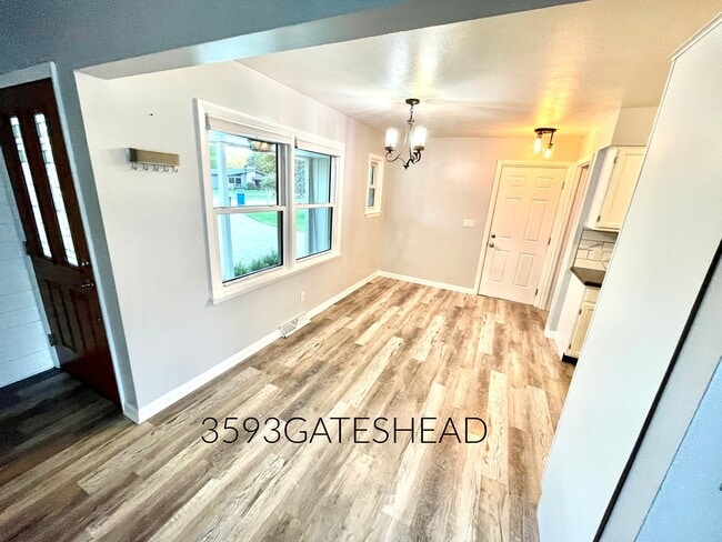 Dining Area - 3593 Gateshead St NE
